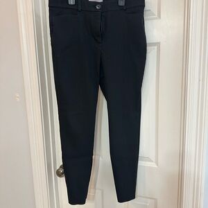 LOFT Women's Ankle pants in Black